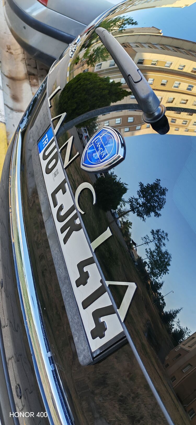 Delta Arka Cam Lancia yazı
