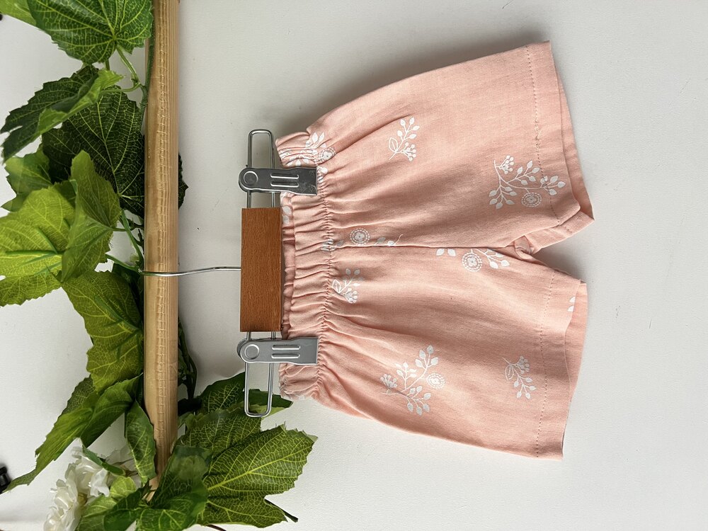 Pembe Askılı Takım