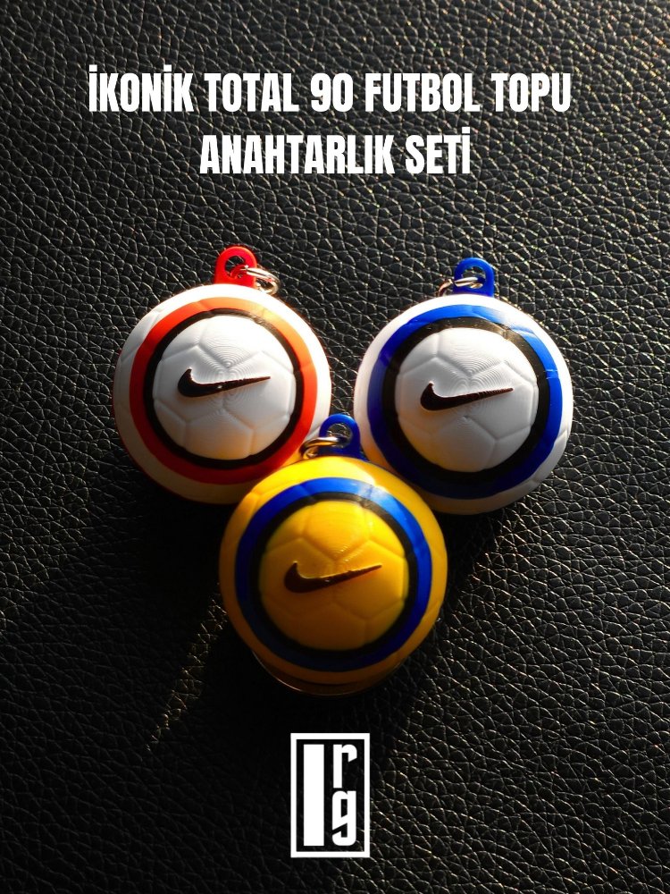 İkonik Total 90 Futbol Topu Anahtarlık