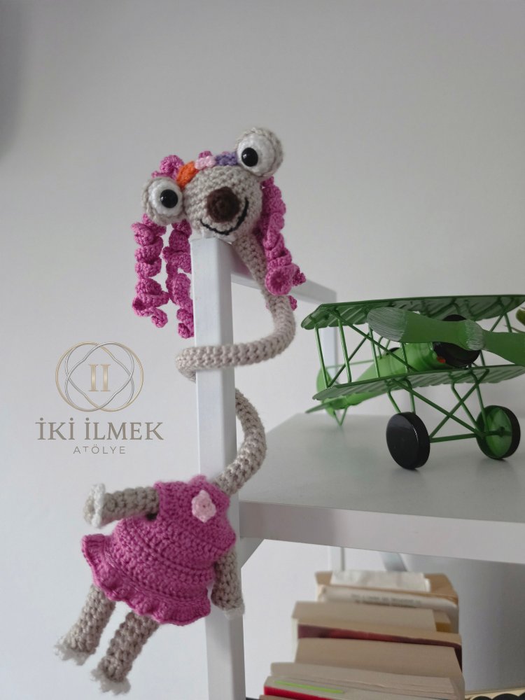 Amigurumi Brooke Araç Süsü | Telli Kıvrılabilen Dikiz Aynası ve Direksiyon Süsü