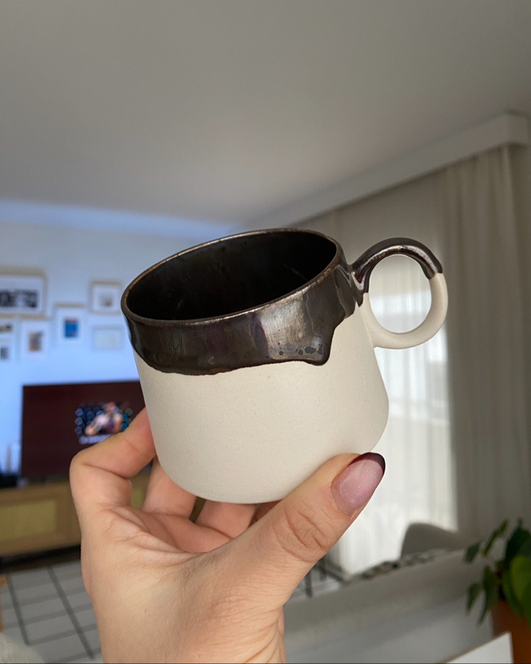 Metallic cup