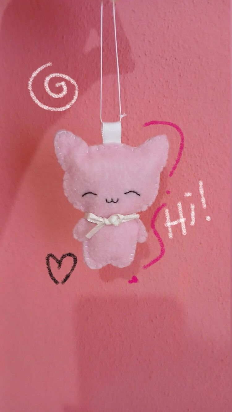 Pembe kedi peluş