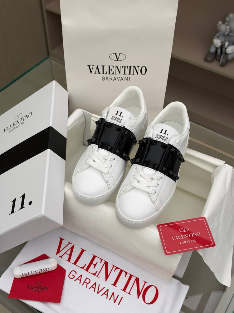 Valentino Rockstud Sneaker