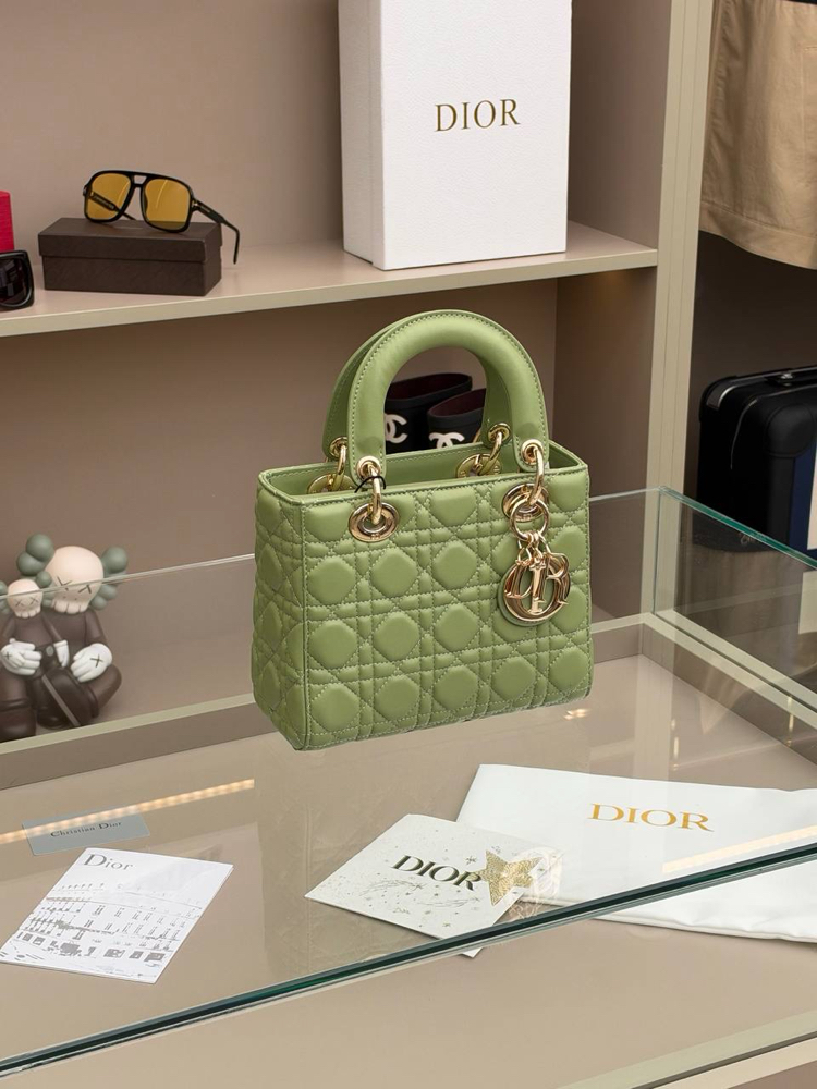 LADY DIOR