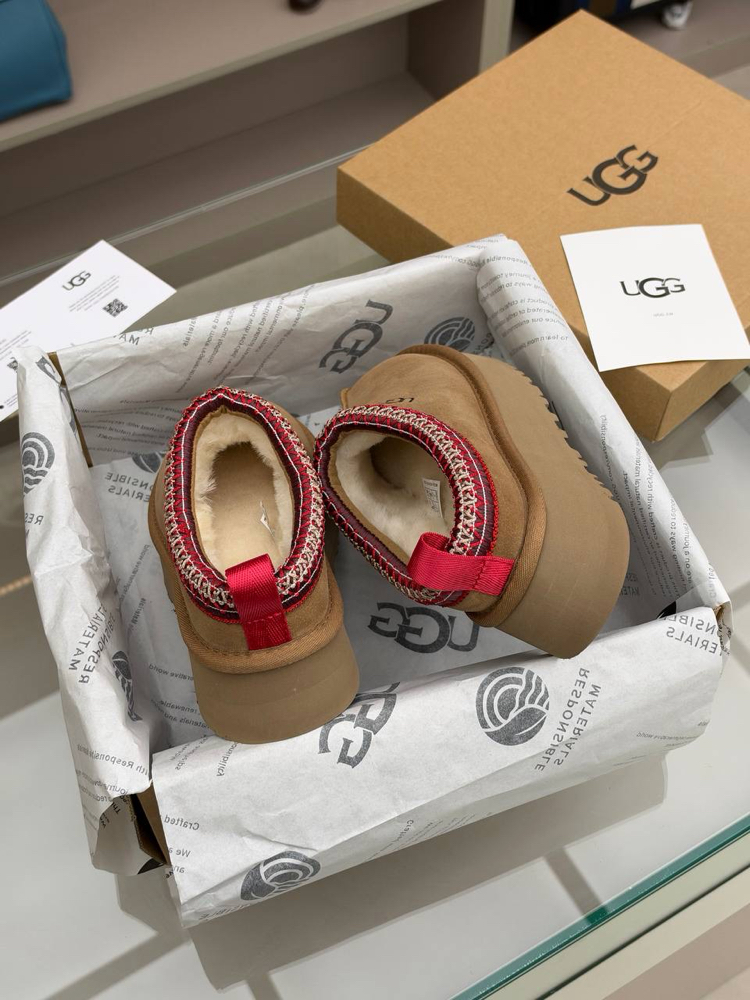 UGG Tazz Classic