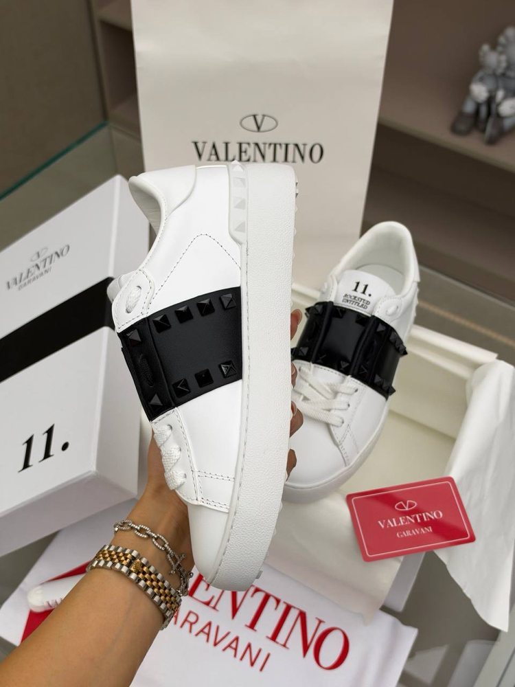 Valentino Rockstud Sneaker