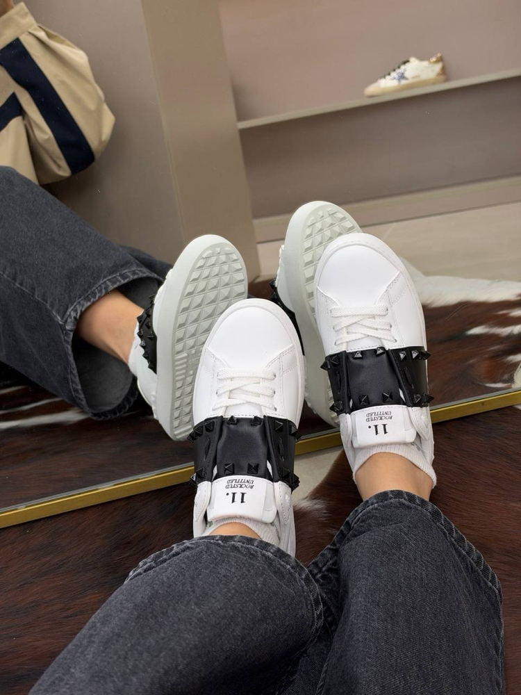 Valentino Rockstud Sneaker