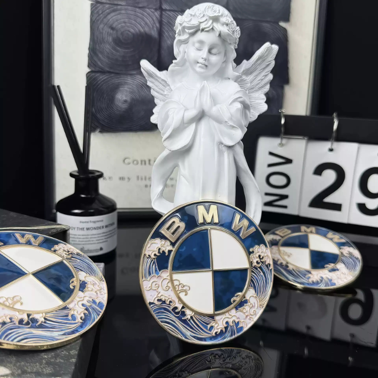 Imperium Garage® BMW Uyumlu Özel Seri Okyanus Dalga Motifli 3D Amblem (Altın/Lacivert)