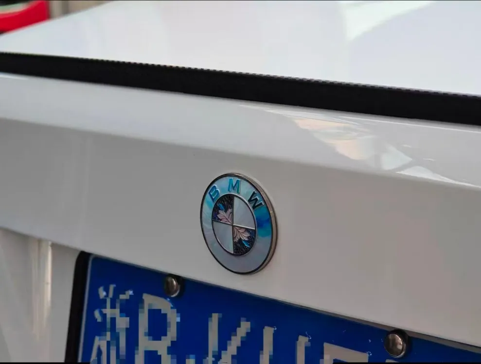 Imperium Garage® BMW Uyumlu Özel Seri Aurora Sedefli & Vitray Motifli Amblem