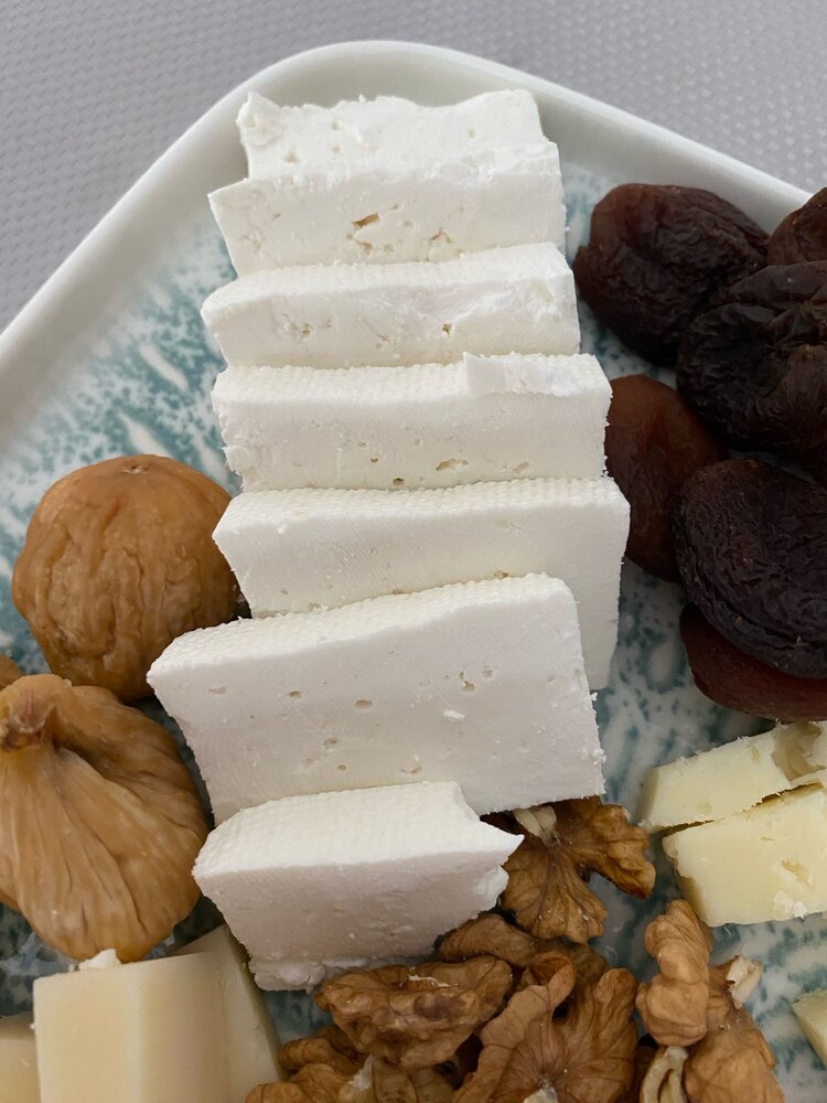 Sert Paçal beyaz peynir (şirden mayalı)
