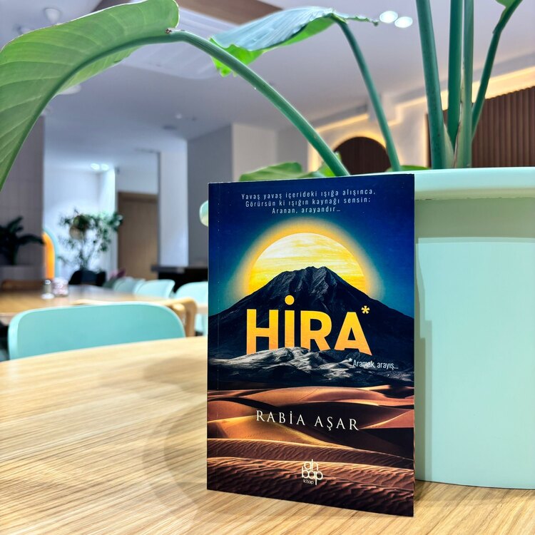 Hira-Bookstagramlar için imzalı