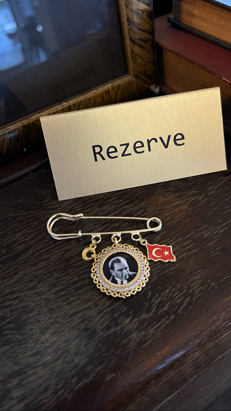 5 Adet Atatürk Portreli Yaka Broşu
