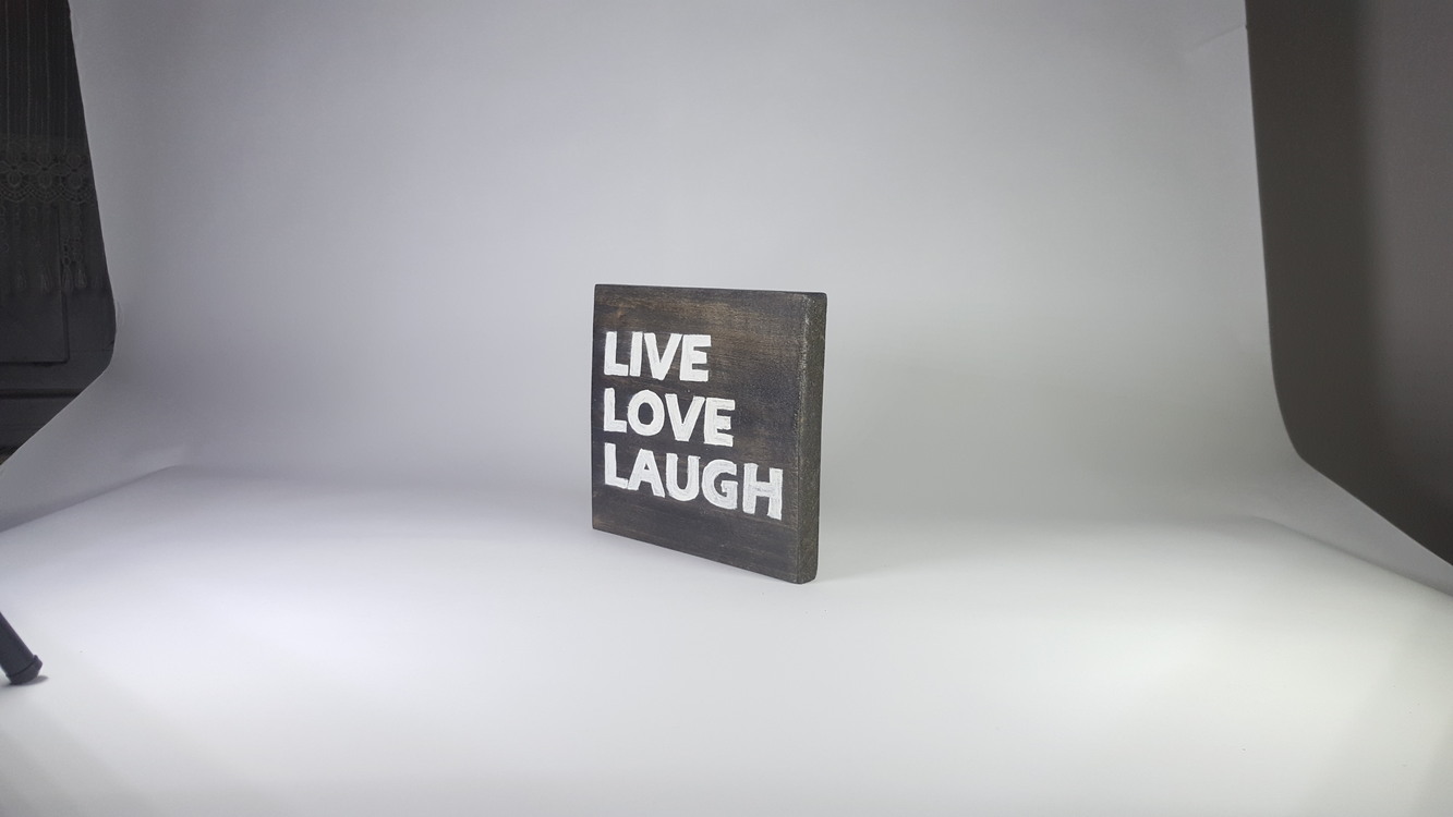 El Yapımı Masif Ahşap Duvar Süsü - 15x15 cm (Live-Love_Laugh)