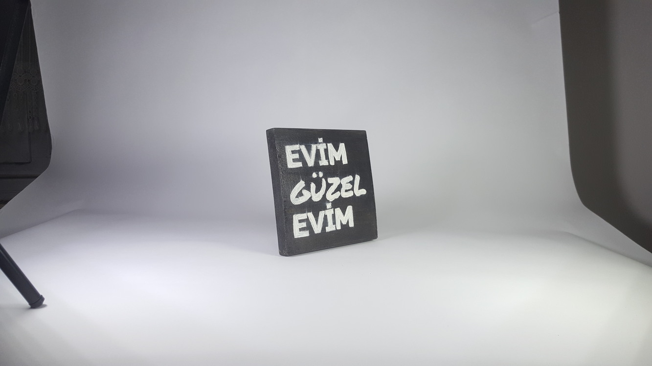 El Yapımı Masif Ahşap Duvar Süsü - 15x15 cm