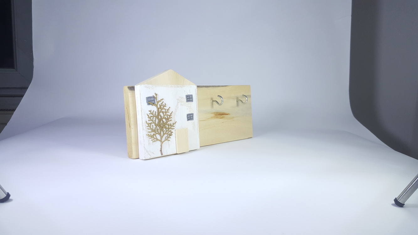 2 çengelli anahtarlık. 30x14x3 cm.