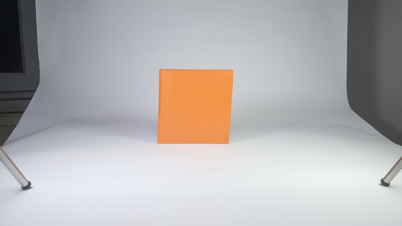 Bob... El Yapımı Masif Ahşap Duvar Süsü - 15x15 cm