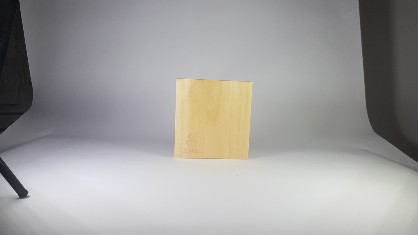 El Yapımı Masif Ahşap Duvar Süsü - 15x15 cm