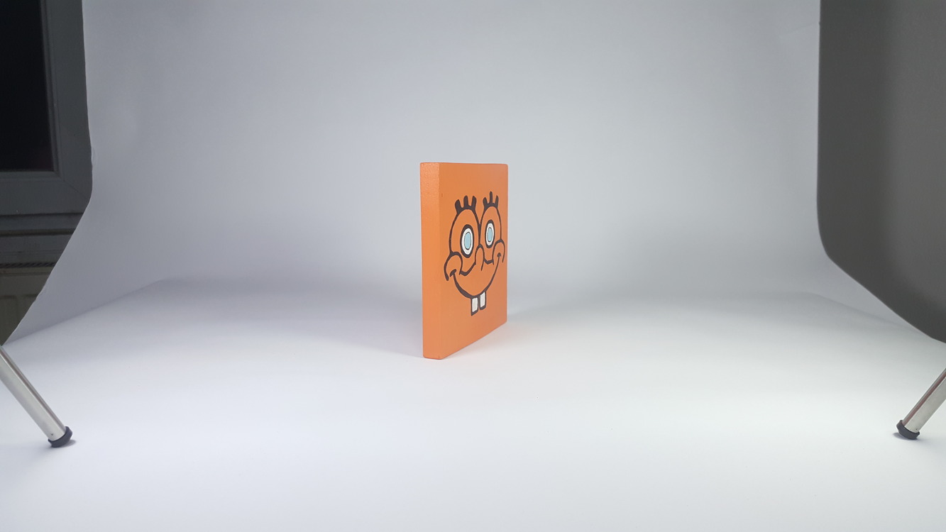 Bob... El Yapımı Masif Ahşap Duvar Süsü - 15x15 cm