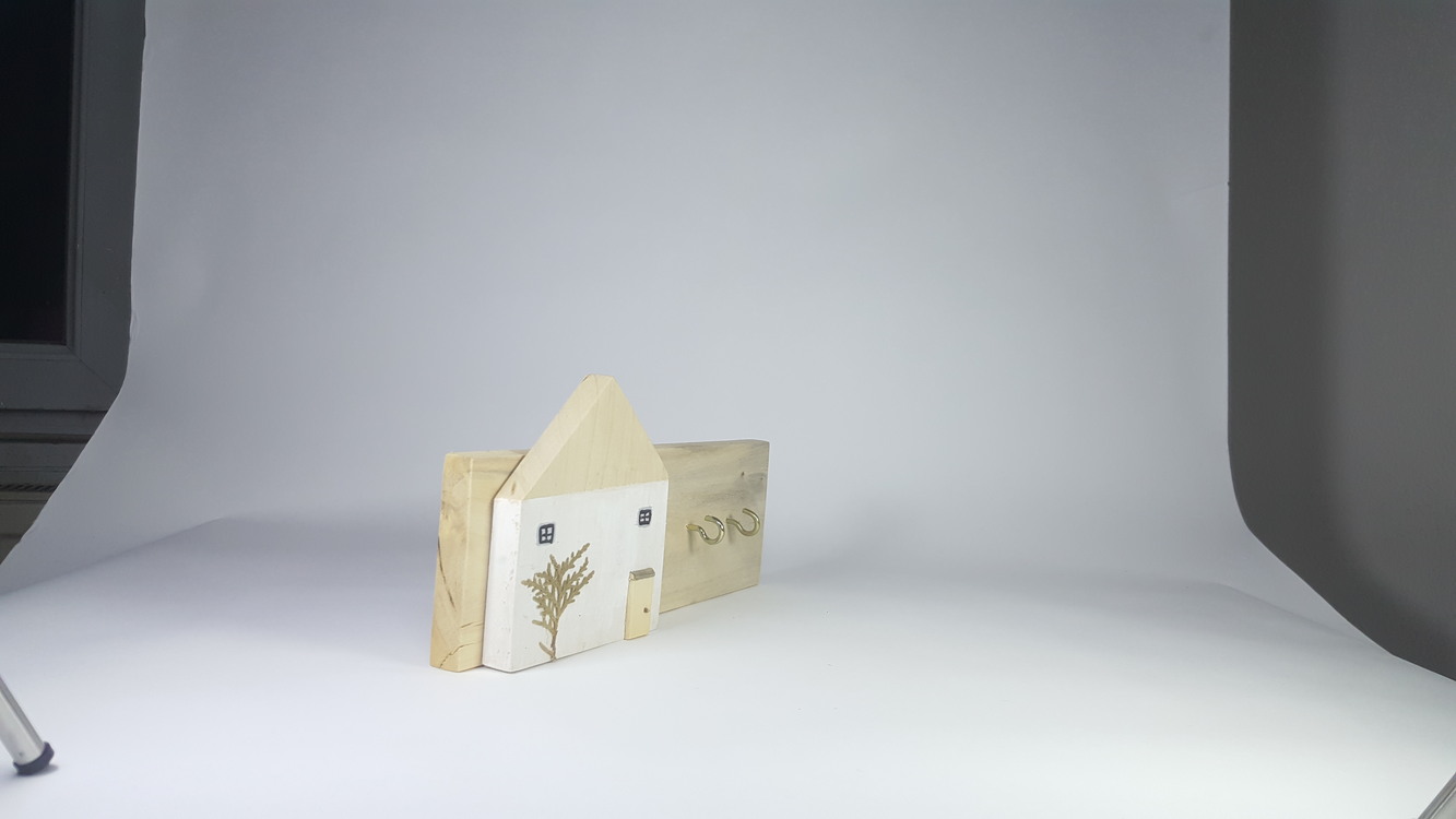 2 çengelli anahtarlık. 27x13x3 cm.