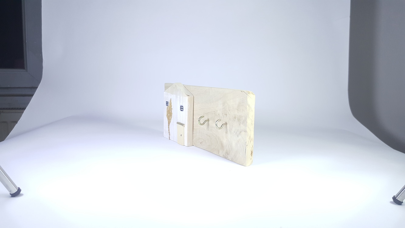 2 çengelli anahtarlık. 25x12x3 cm.