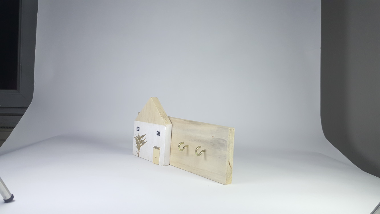 2 çengelli anahtarlık. 27x13x3 cm.