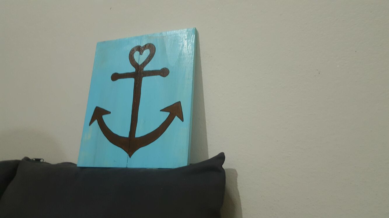 El Yapımı Masif Ahşap Duvar Süsü - 35x30 cm