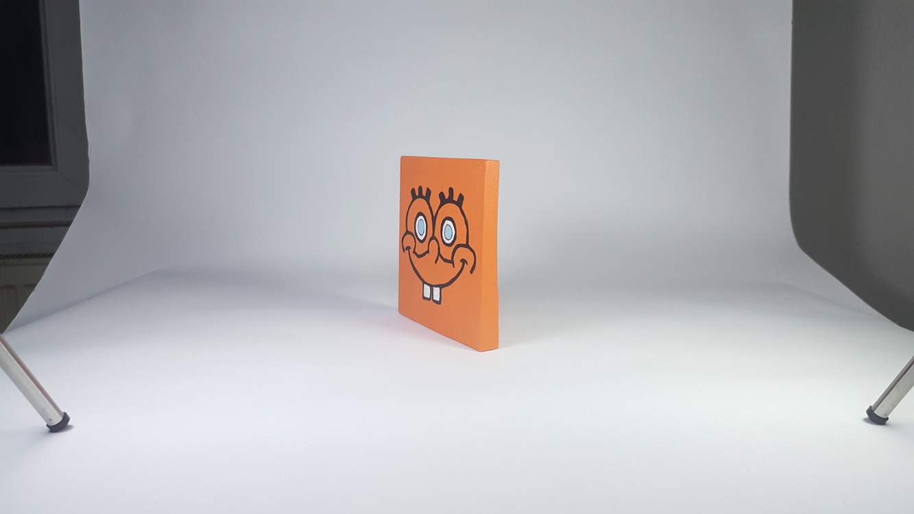 Bob... El Yapımı Masif Ahşap Duvar Süsü - 15x15 cm