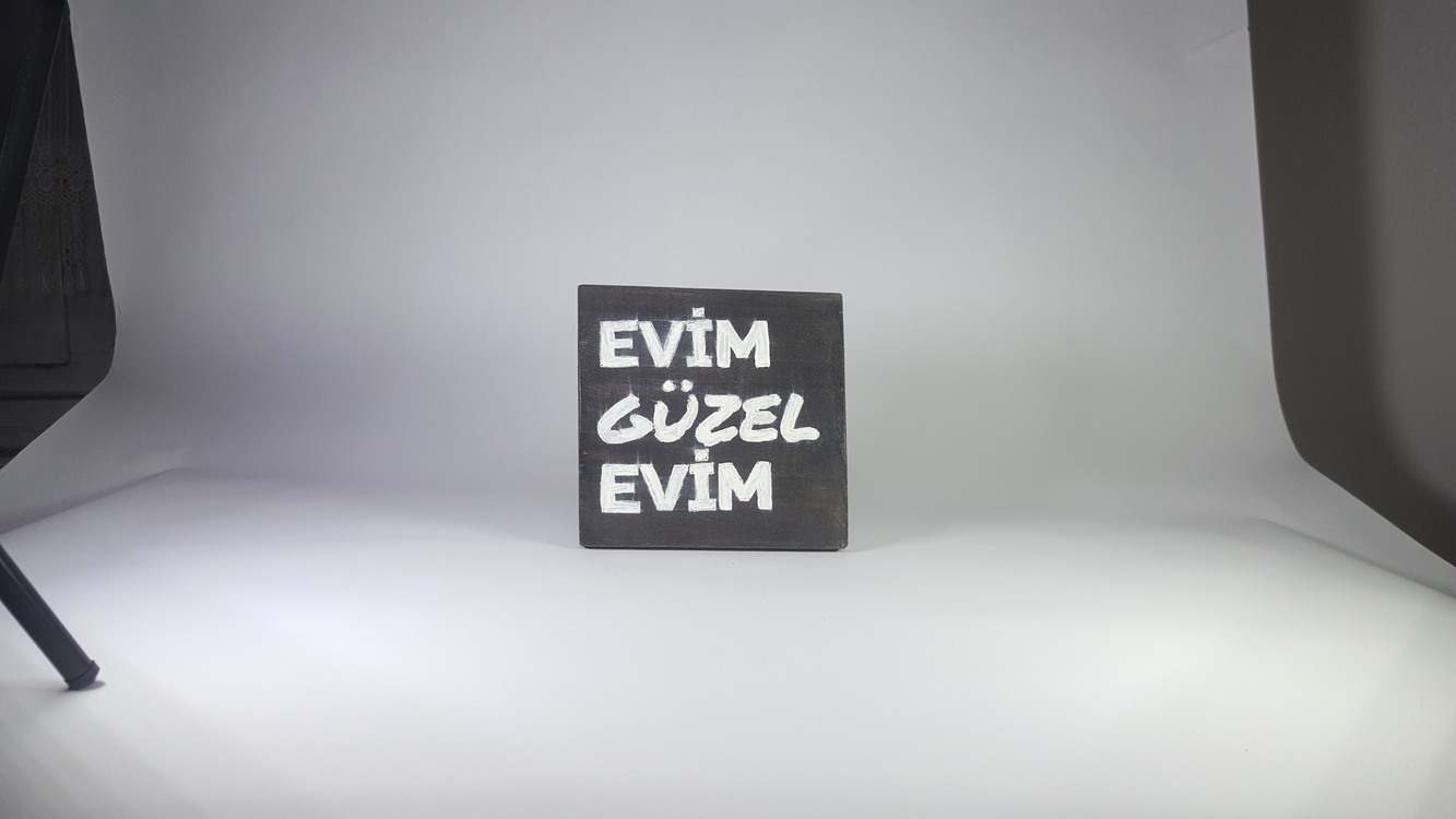 El Yapımı Masif Ahşap Duvar Süsü - 15x15 cm