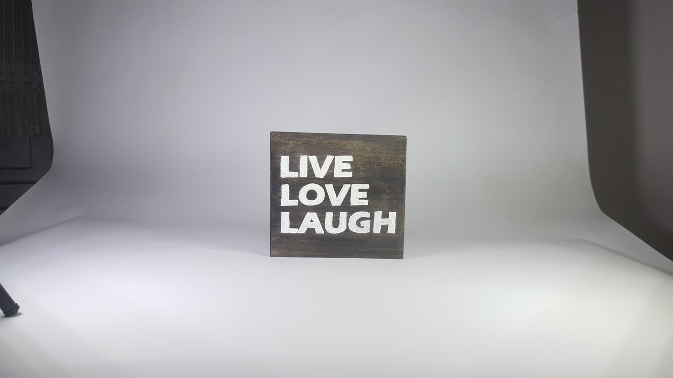 El Yapımı Masif Ahşap Duvar Süsü - 15x15 cm (Live-Love_Laugh)