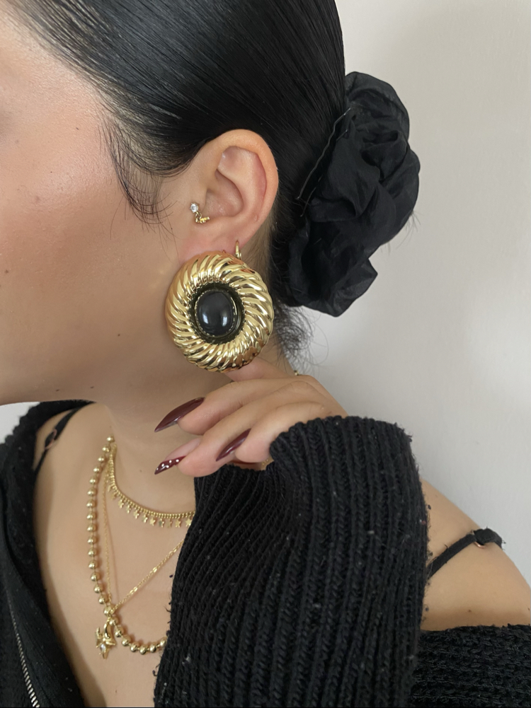 Yuvarlak Model Siyah Taşlı Vintage Büyük Küpe