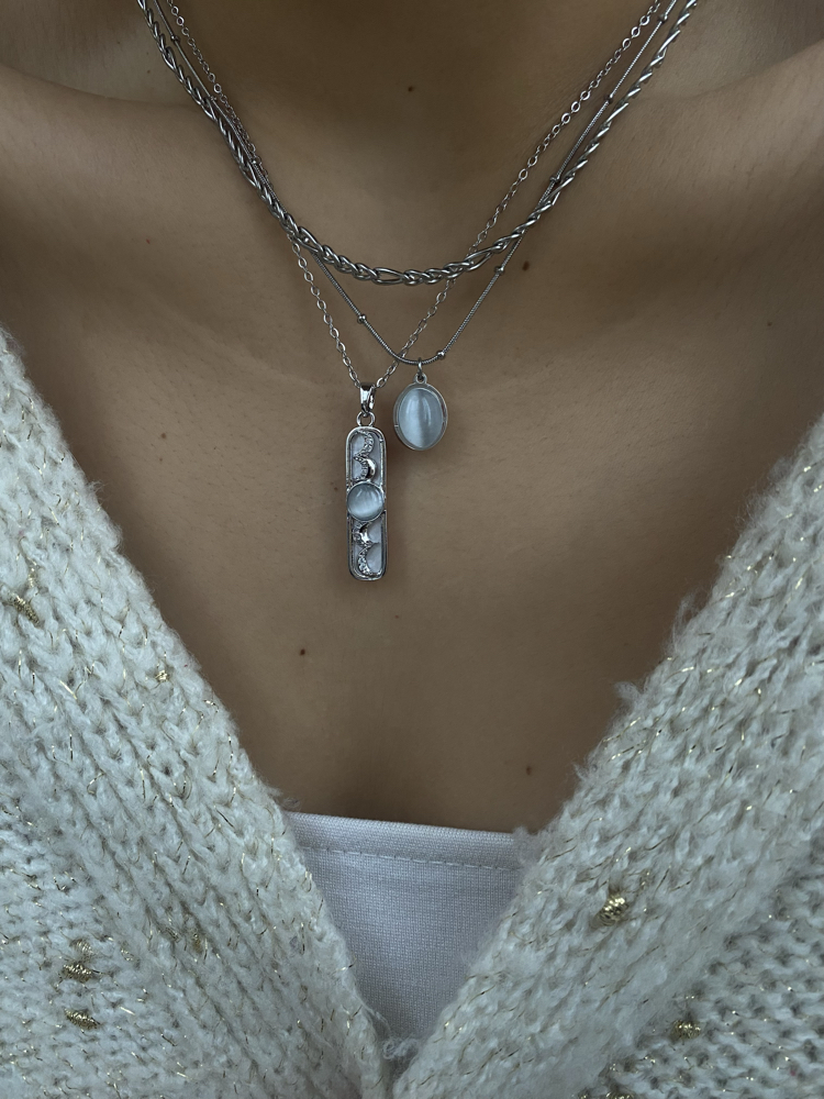 Ay Figür Çelik Opal Taşlı Kolye
