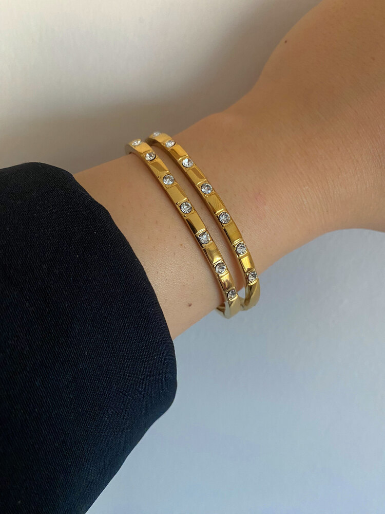 İnce Kemik Model Sıra Taşlı Gold Kelepçe