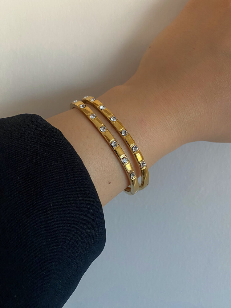 İnce Kemik Model Sıra Taşlı Gold Kelepçe