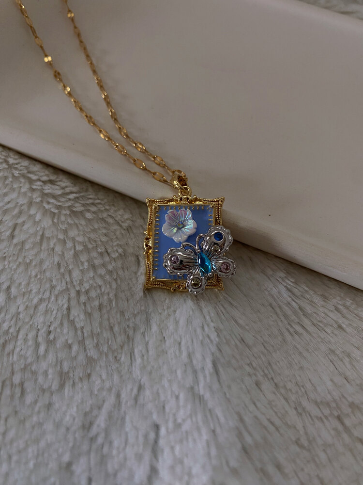 Butterfly Vintage Çerçeve Çelik Kolye