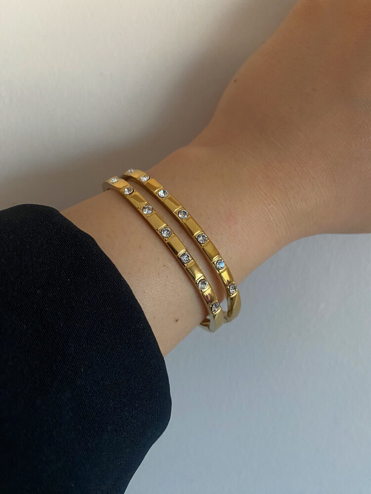 İnce Kemik Model Sıra Taşlı Gold Kelepçe