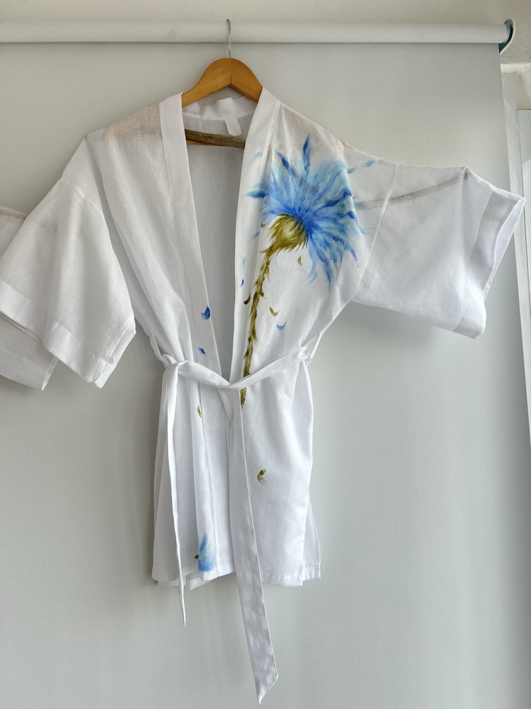 Kimono, hand-painted • Blue thorny flower