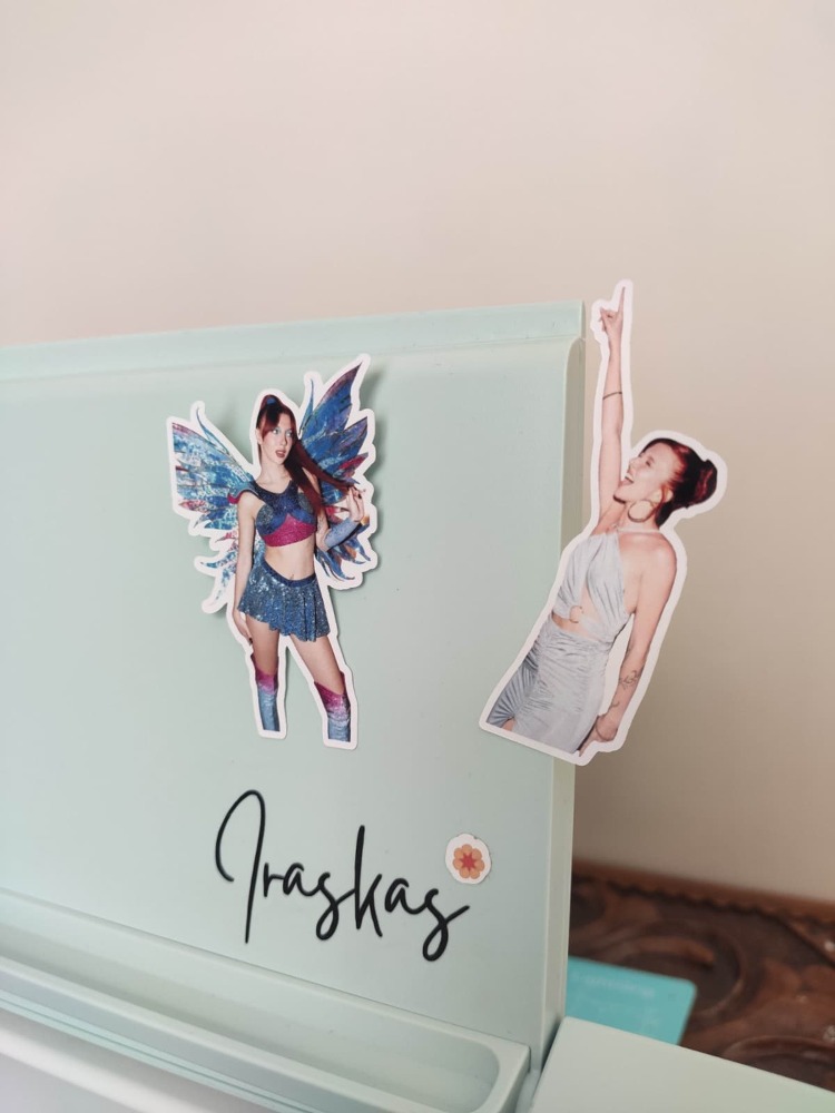 Manifest - Mina Sticker