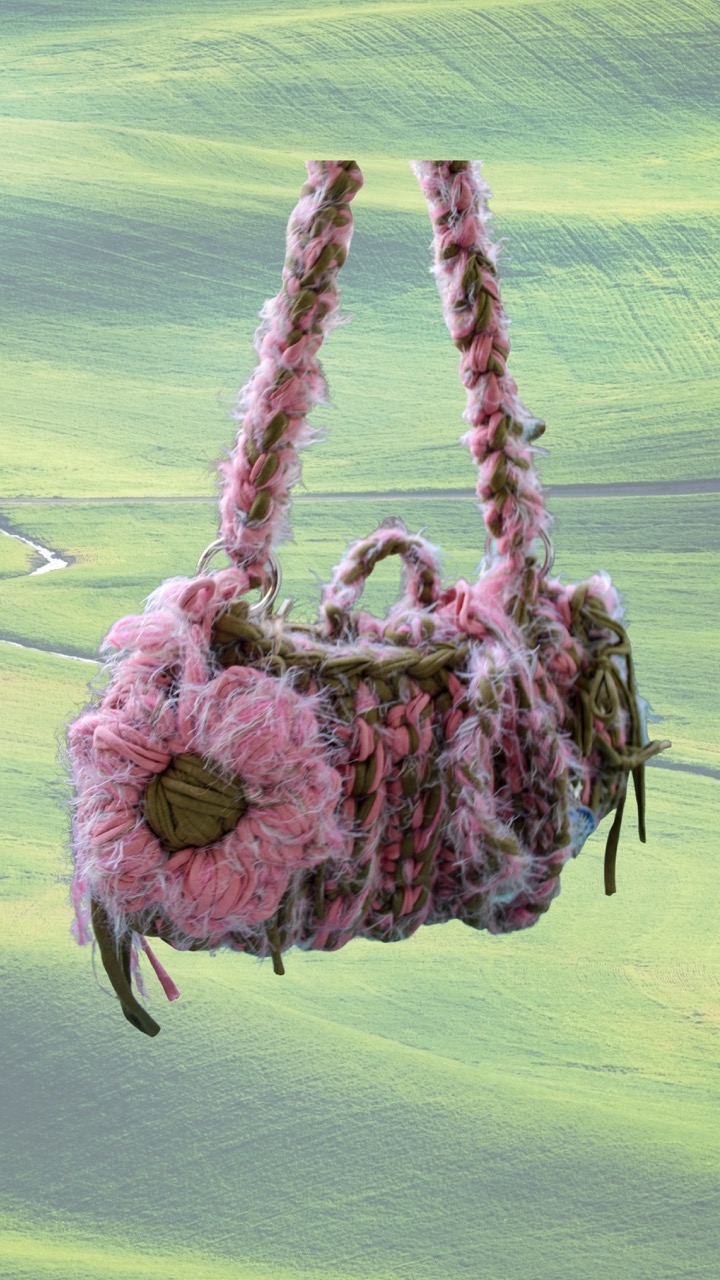 ROSA Çiçek Charmlı Örgü Çanta