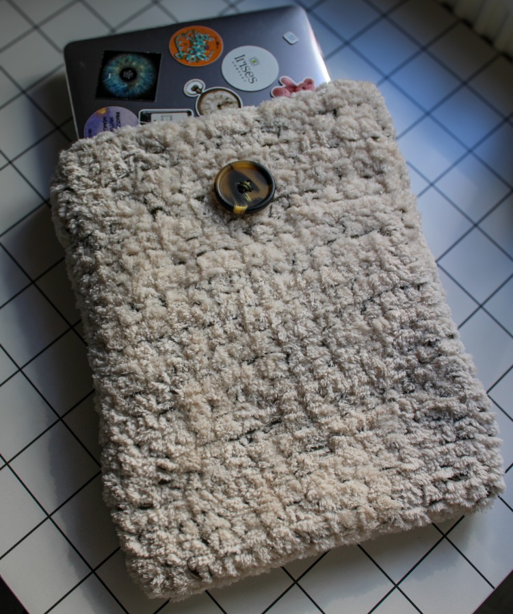 IVORY MacBook Kılıfı