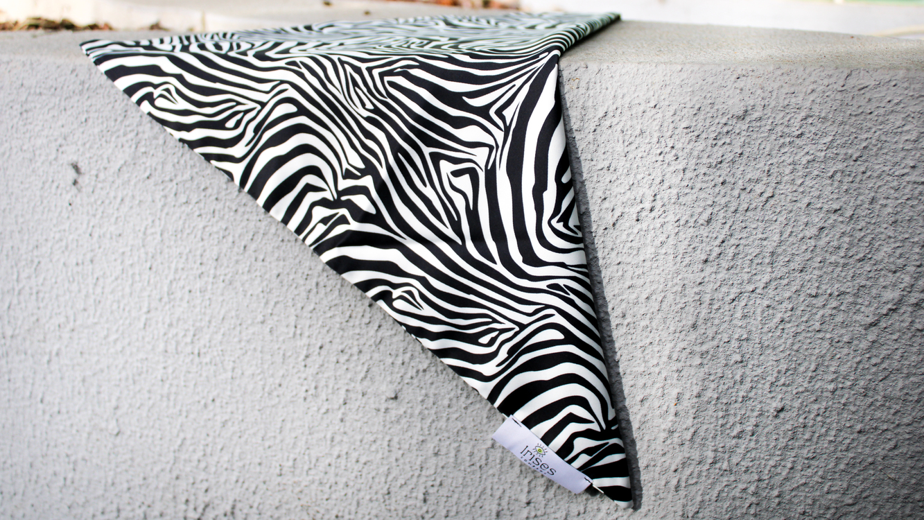 Stria Saten Üçgen Şal/ Satin Triangle Wrap