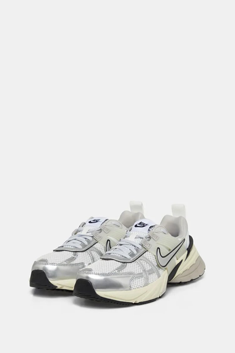 NIKE
V2K Run Beyaz Spor Ayakkabı