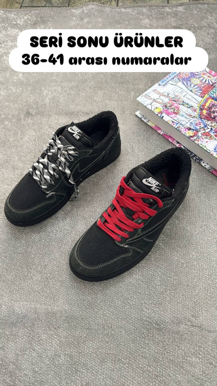Nike travis scoot black