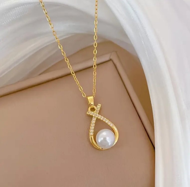 Golden Pearl Embrace Set
