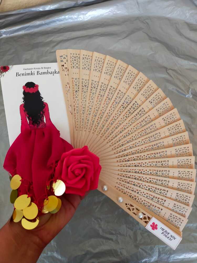 LATEKS GÜLLÜ YELPAZE+HALAY MENDİLİ SET (MİNİMUM 50 ADET SİPARİŞ VERBİLİRSİNİZ)