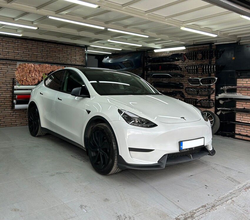 Tesla Model Y Ön Tampon Alt Spoyler, 3 Parça Set Olarak, Mat Karbon Siyah Renk