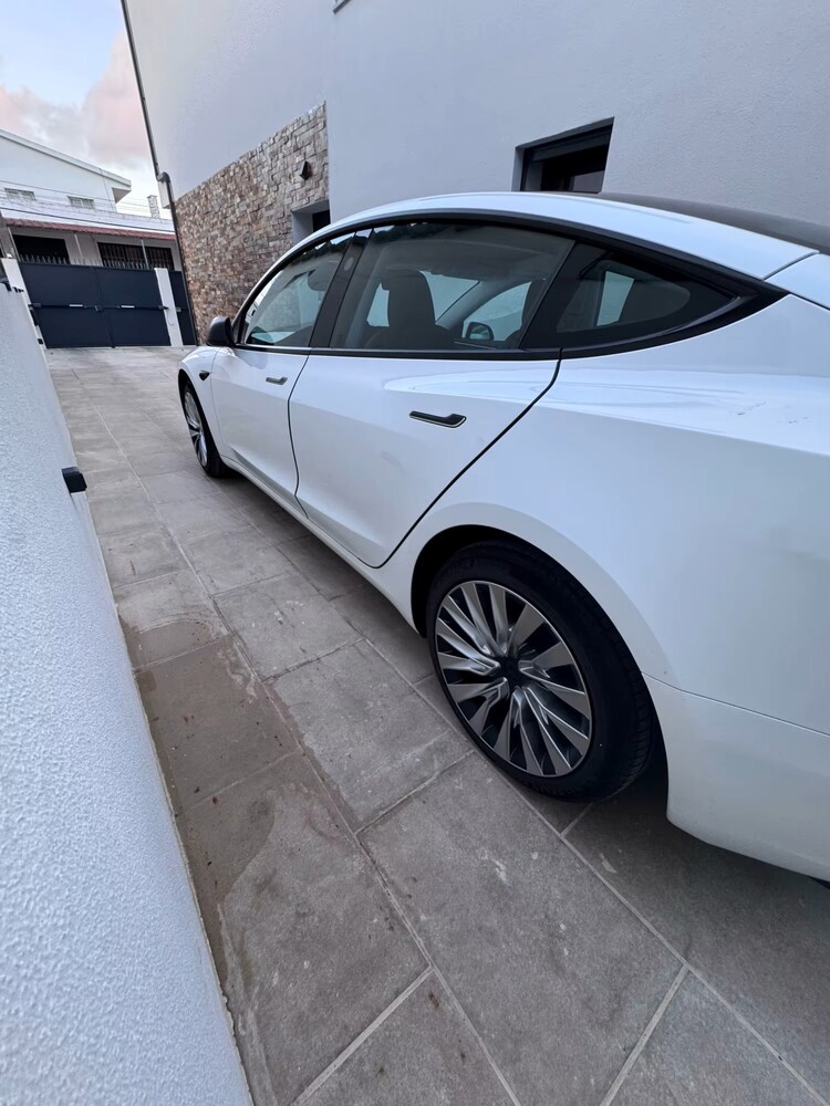 Tesla Model Y SOUL Jant Kapağı Seti 19 İnç, Siyah Gümüş Renk 4 ADET