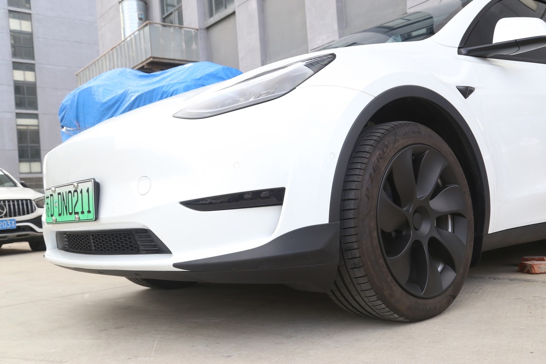 Tesla Model Y Ön Tampon Köşe Koruyucu Bakaliti, 2 Adet Set Olarak SİYAH