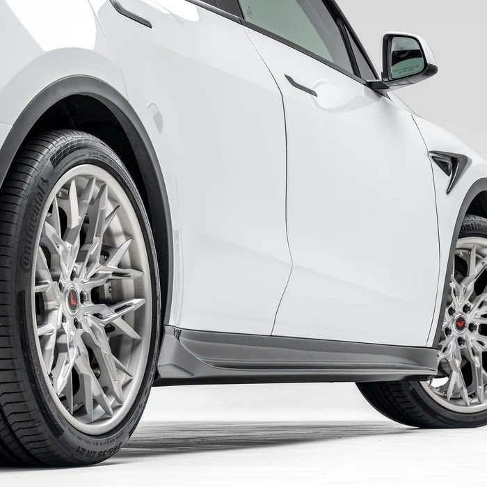Model Y Yan Marşbiyel Kaplaması MAT SİYAH