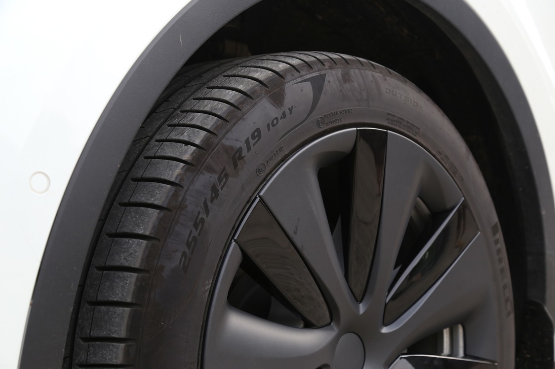 Tesla Model Y NOVA Jant Kapağı Seti 19 İnç, Mat ve Piyano Parlak Siyah İki Renkli 4 ADET