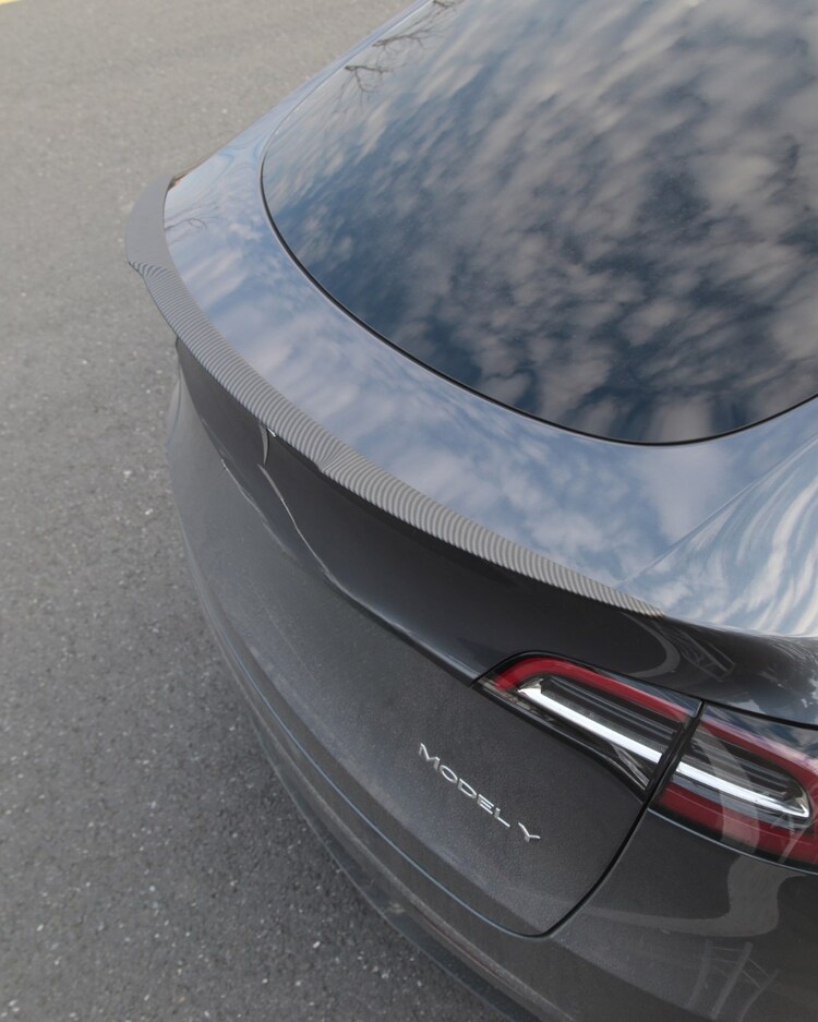 Tesla Model Y Arka Tampon İnce Spor Tip Spoyleri Mat Karbon, Siyah Renk